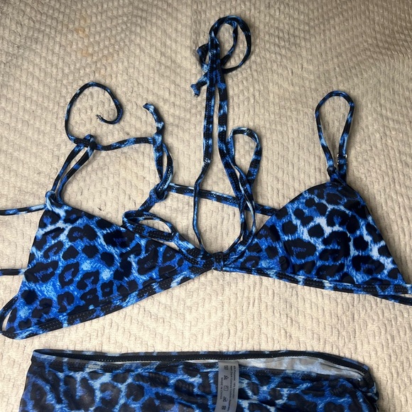 🖤New Two Piece Swimsuit Set🖤 - Picture 6 of 6